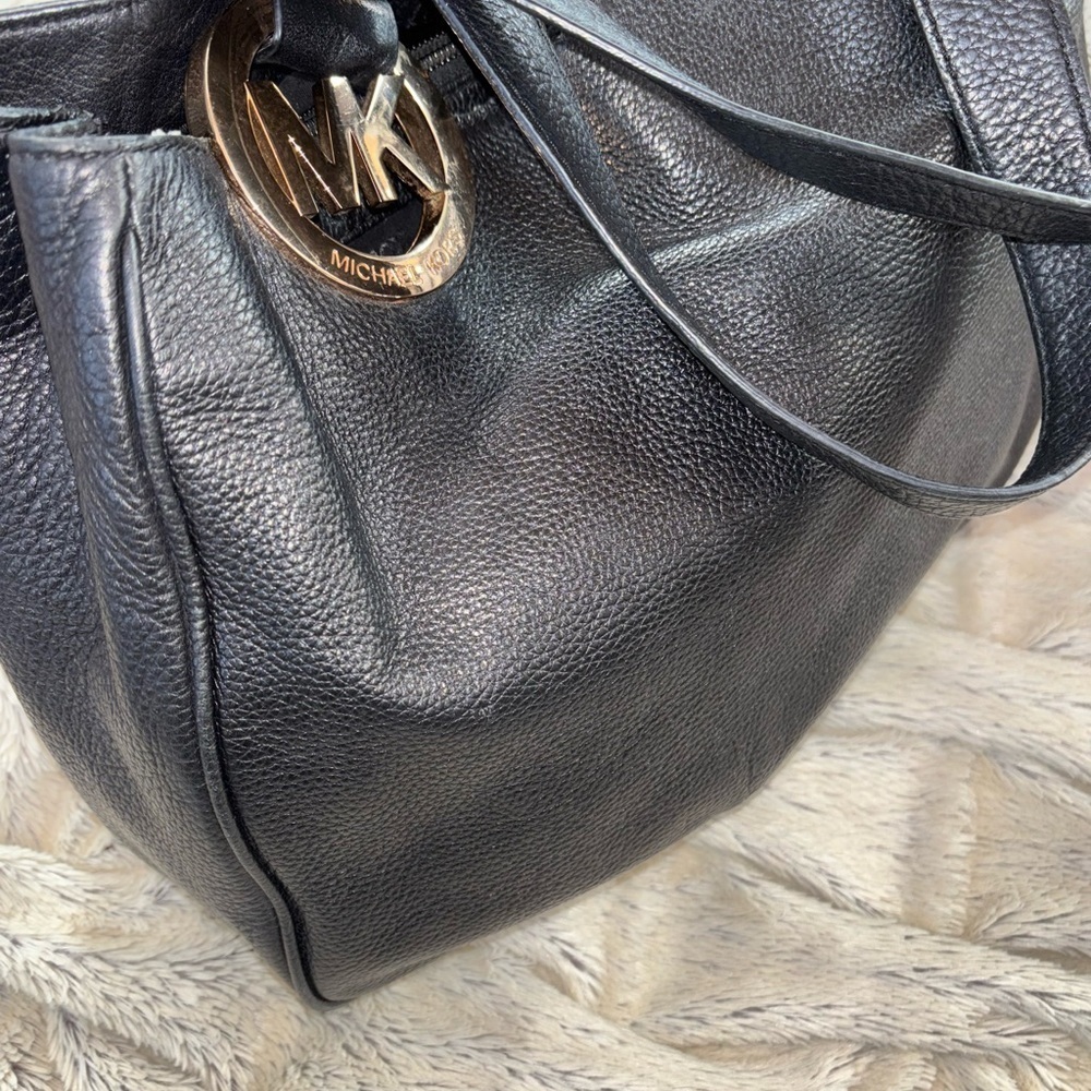 Michael Kors Fulton EastWest Black Soft Pebbled Leather Lg Gold MK Medallion Bag - Picture 11 of 12